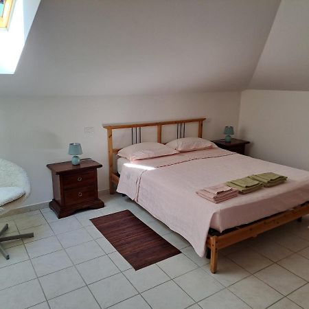 Mansarda di Grazy Apartment Citta Sant'Angelo Bagian luar foto