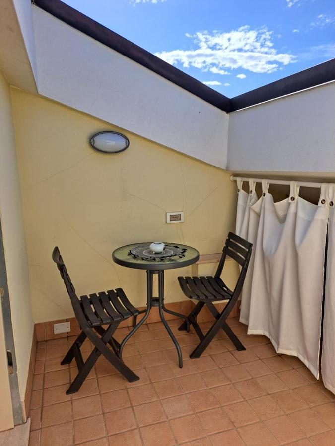 Mansarda di Grazy Apartment Citta Sant'Angelo Bagian luar foto